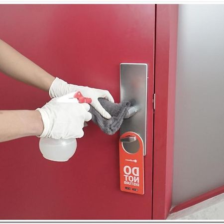 Reddoorz Near Gubeng Station Hotel Surabaya Exterior photo