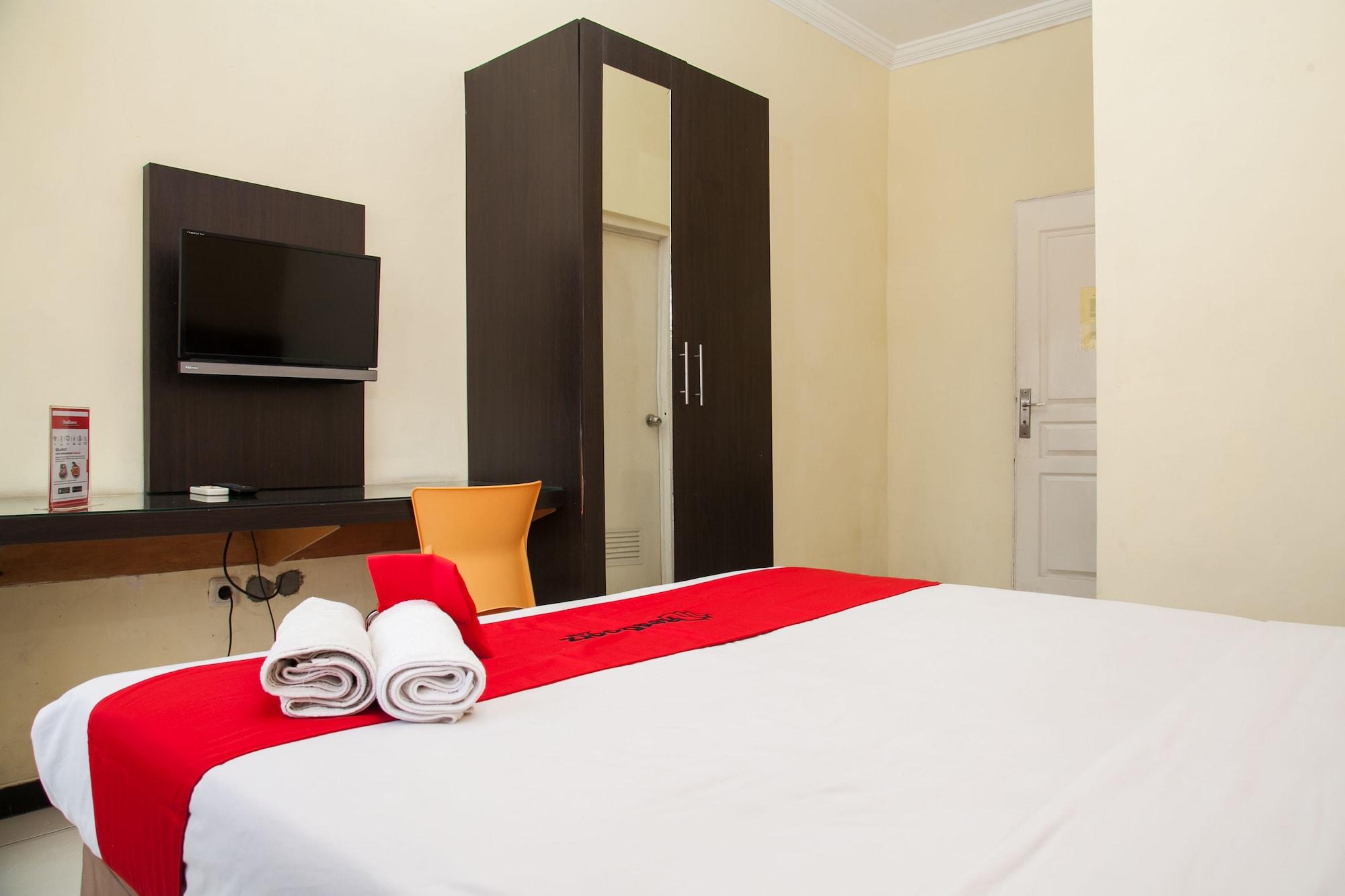 Reddoorz Near Gubeng Station Hotel Surabaya Exterior photo