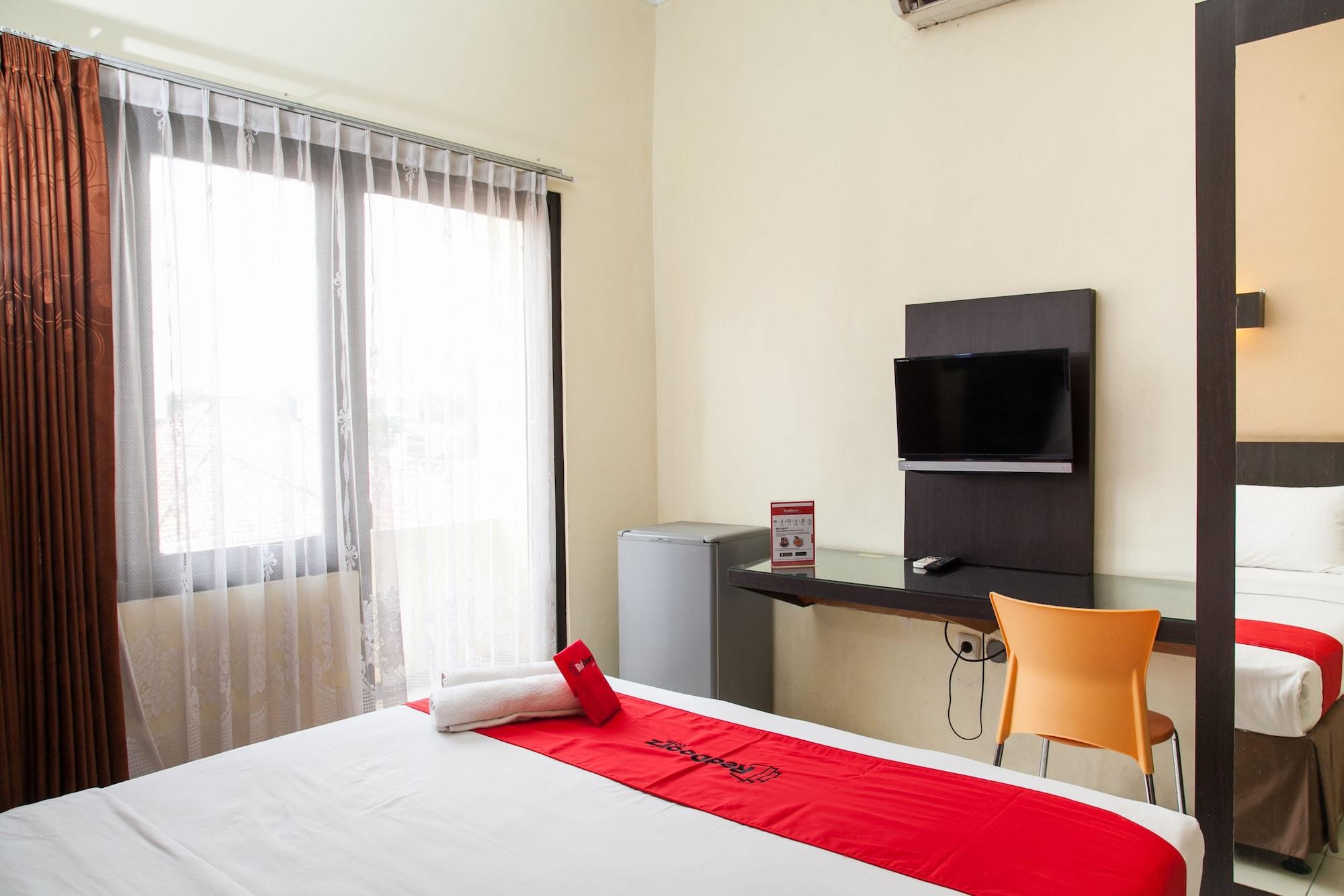 Reddoorz Near Gubeng Station Hotel Surabaya Exterior photo
