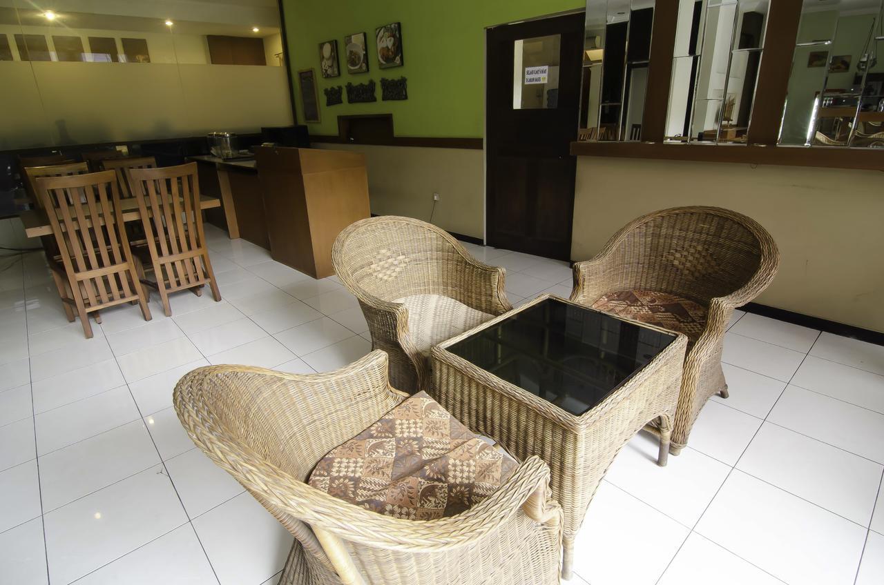Reddoorz Near Gubeng Station Hotel Surabaya Exterior photo