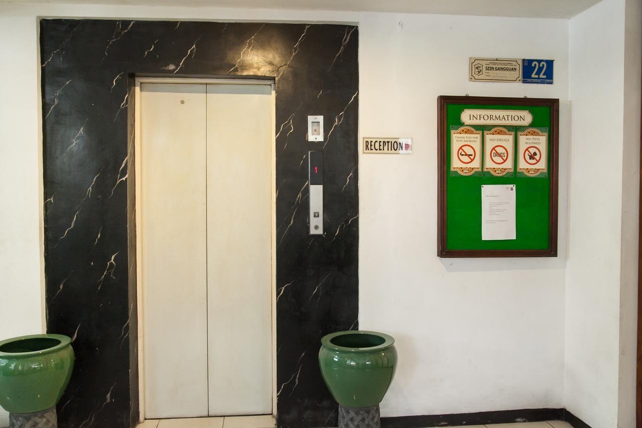 Reddoorz Near Gubeng Station Hotel Surabaya Exterior photo