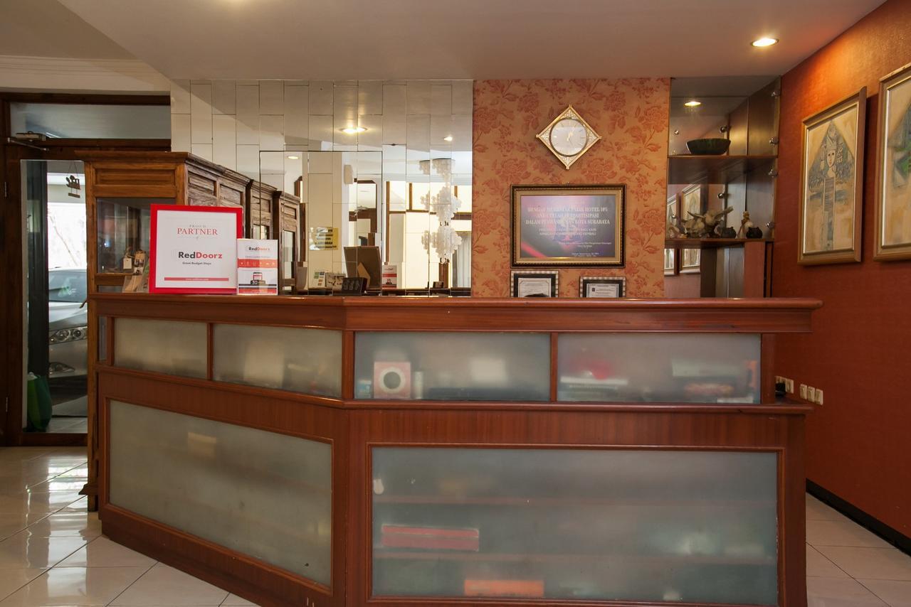 Reddoorz Near Gubeng Station Hotel Surabaya Exterior photo